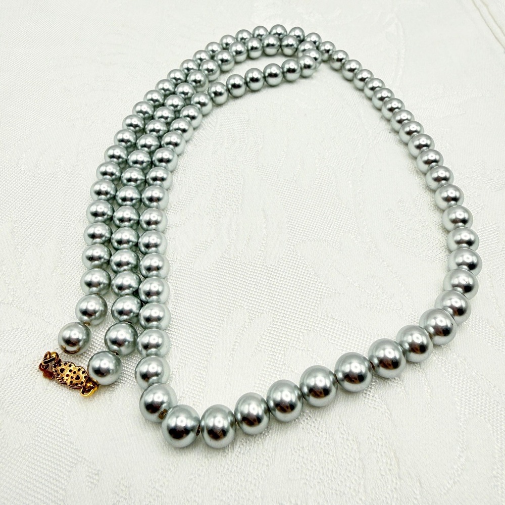 Vintage 30" Gray Silver Tone‎ 8.5 mm Glass Faux Pearl Knotted Necklace